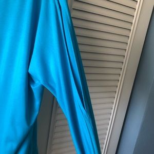 Chico Women’s Blue Blouse Opened Sleeve Size 2